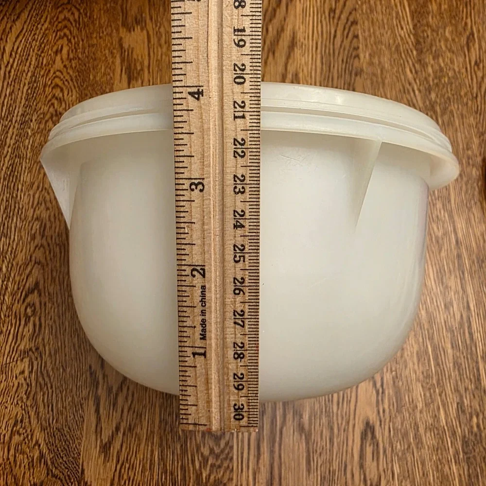 Tupperware bowl lid
